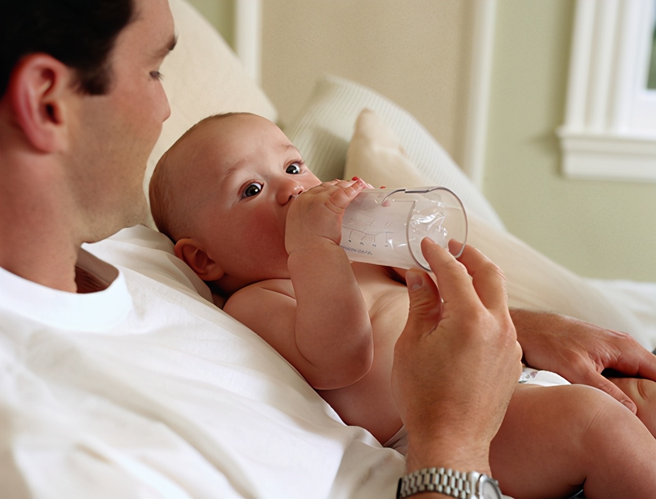 有机纯羊奶与普通配方奶哪个更好,市场上羊奶和牛奶哪个好