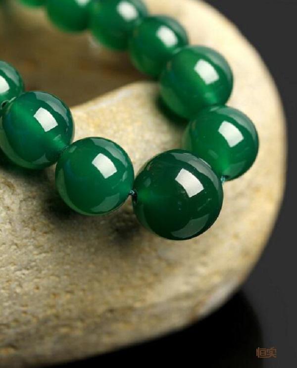 在国外购买翡翠真的靠谱吗,旅游买的翡翠是真是假