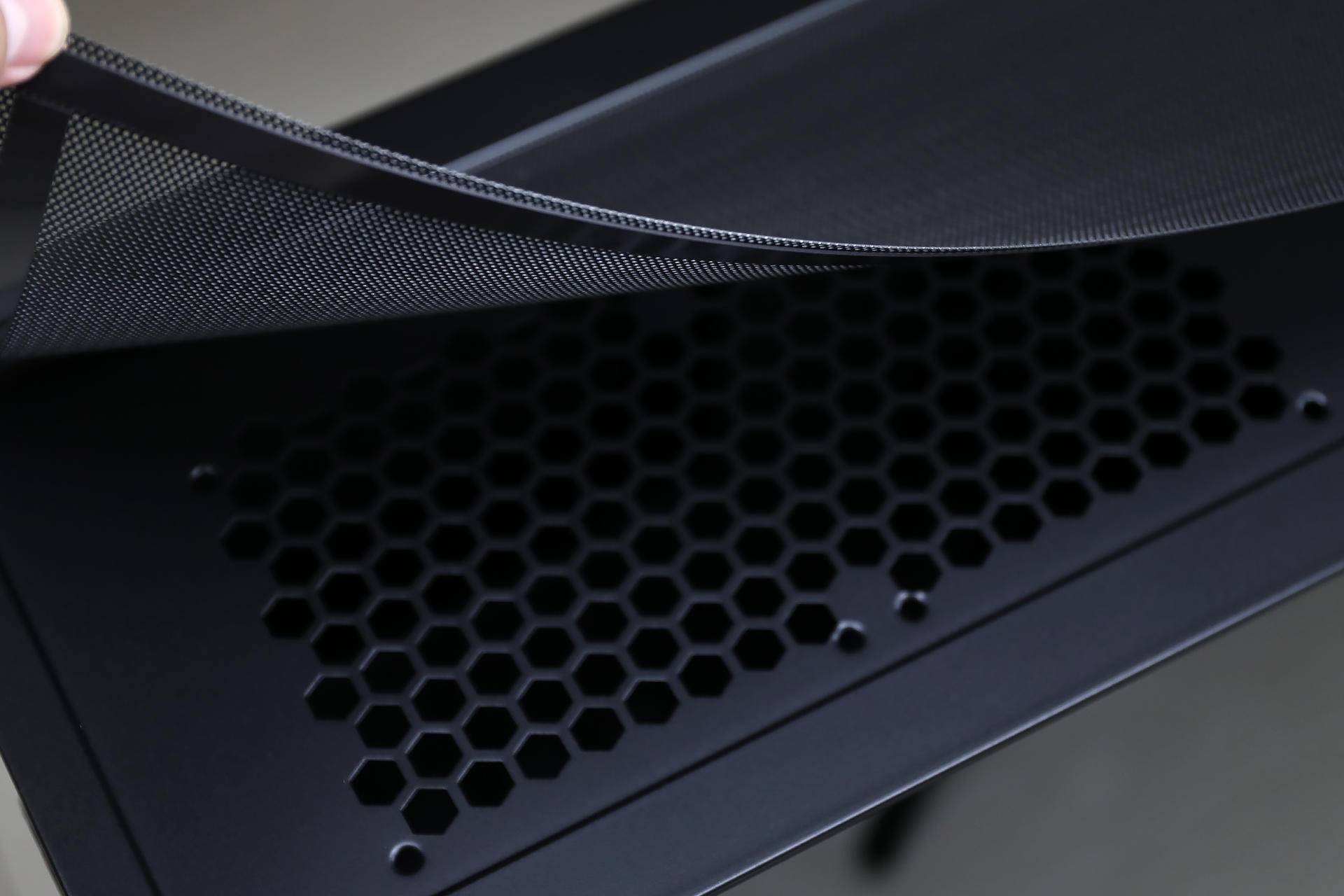 颜值、空间、散热，统统都有，迎广216中塔式机箱体验