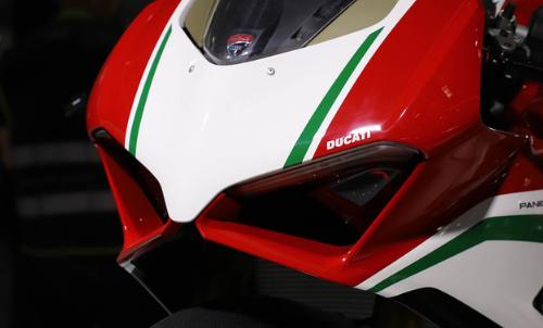 比奔驰S还贵的摩托车是什么样？带你走进2019北京摩托车展