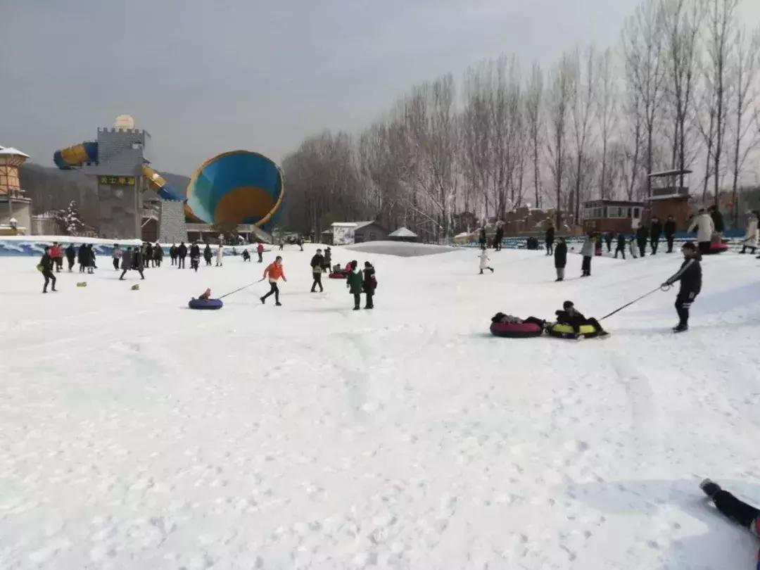 墨子古街观光小火车,中原雪乡晚上