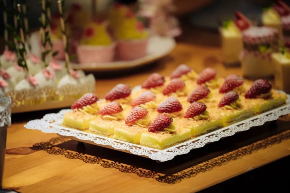 轰趴馆里的小型ktv多少钱,酒店式公寓轰趴棋牌馆