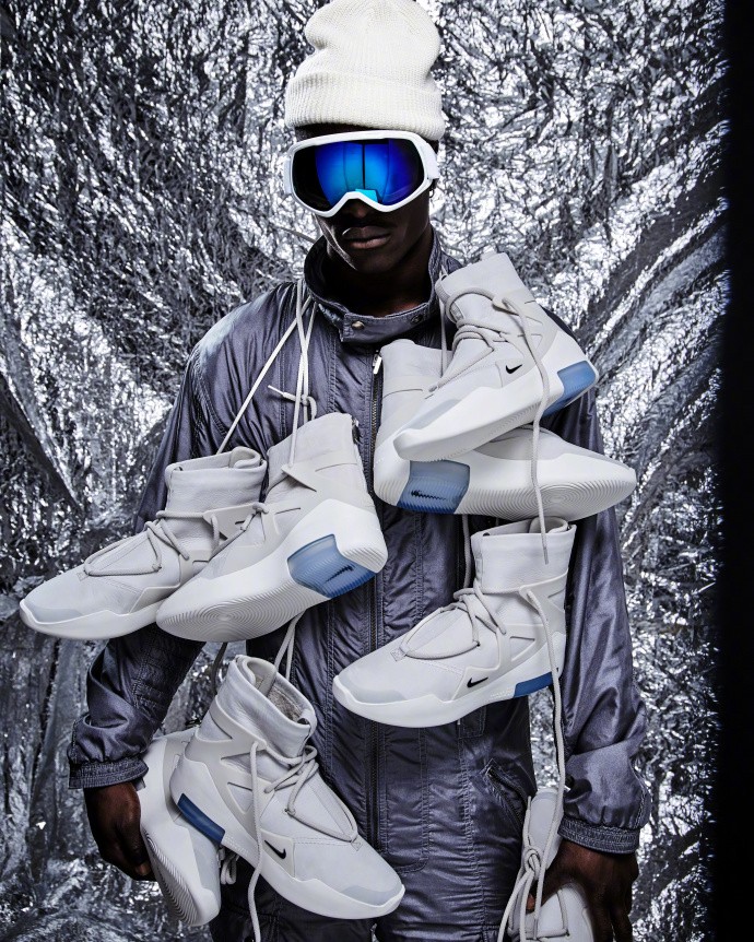 为了买鞋！睡大街值吗？NIKEXFOG