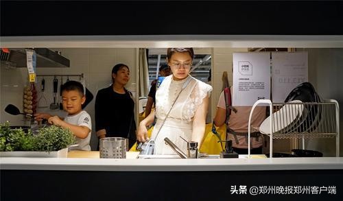 郑州宜家开业第三天 (郑州宜家开业惊动全城老少爷们)