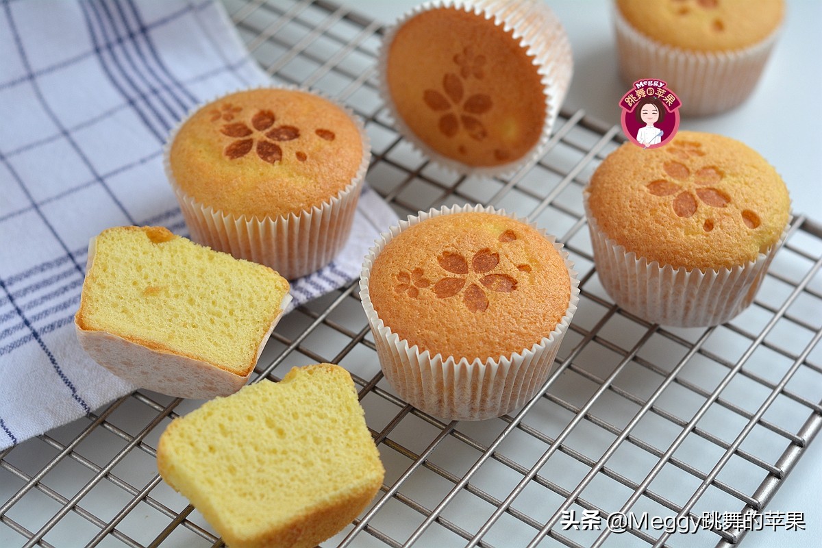 只需要鸡蛋面粉和酸奶做的蛋糕,用一个鸡蛋和蛋糕粉做早餐