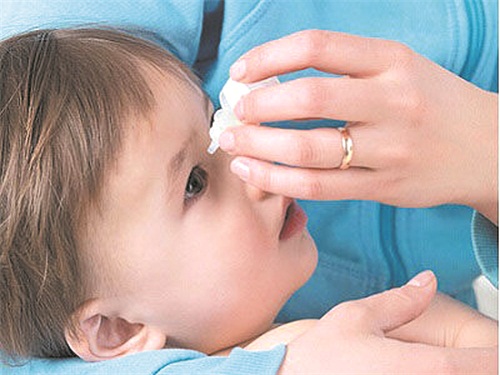 儿童误滴了氯霉素眼药水,小孩风油精弄到眼睛会自愈吗