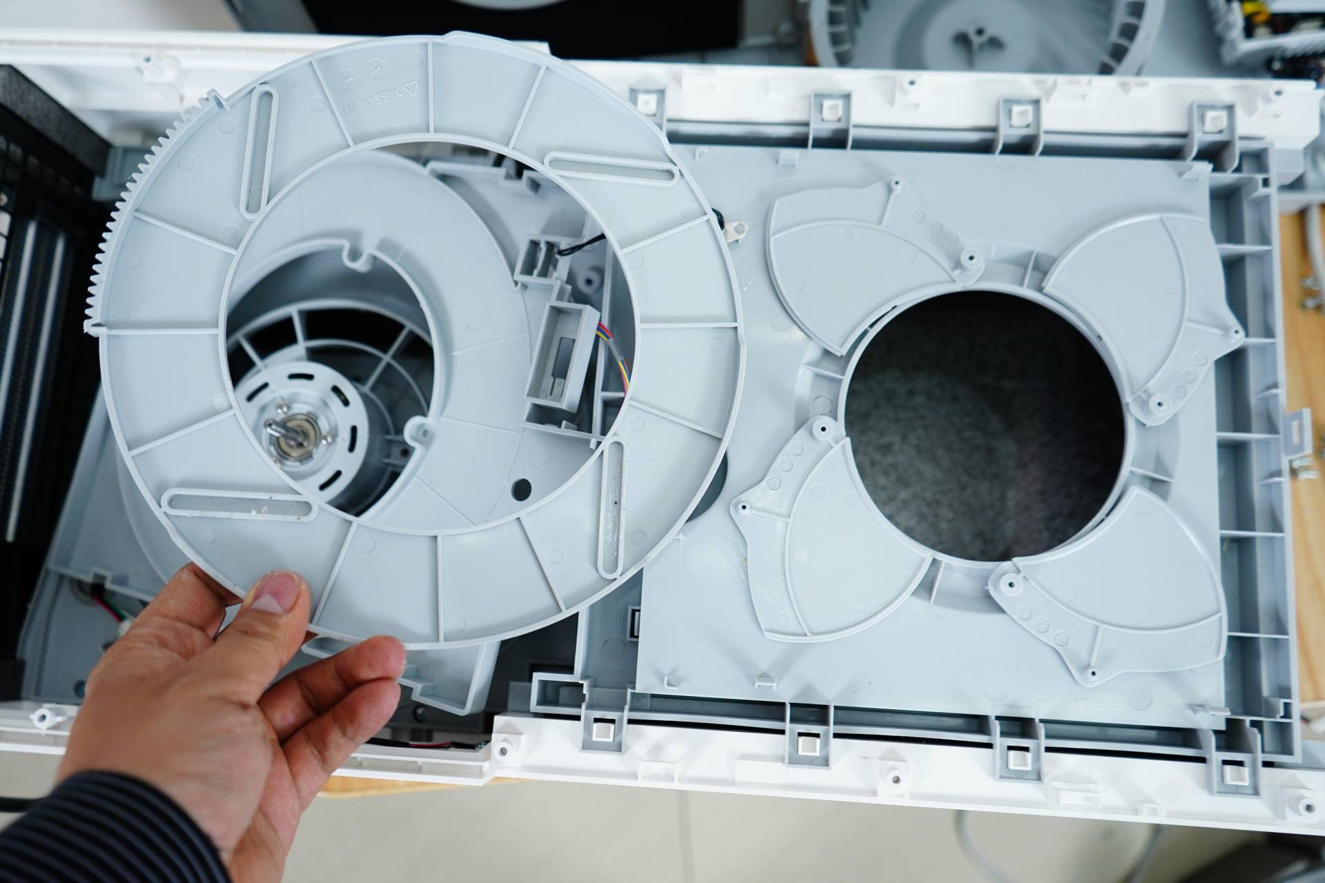 细分产品线还是市场需求——小米A1新风机，我们拆个透彻操作