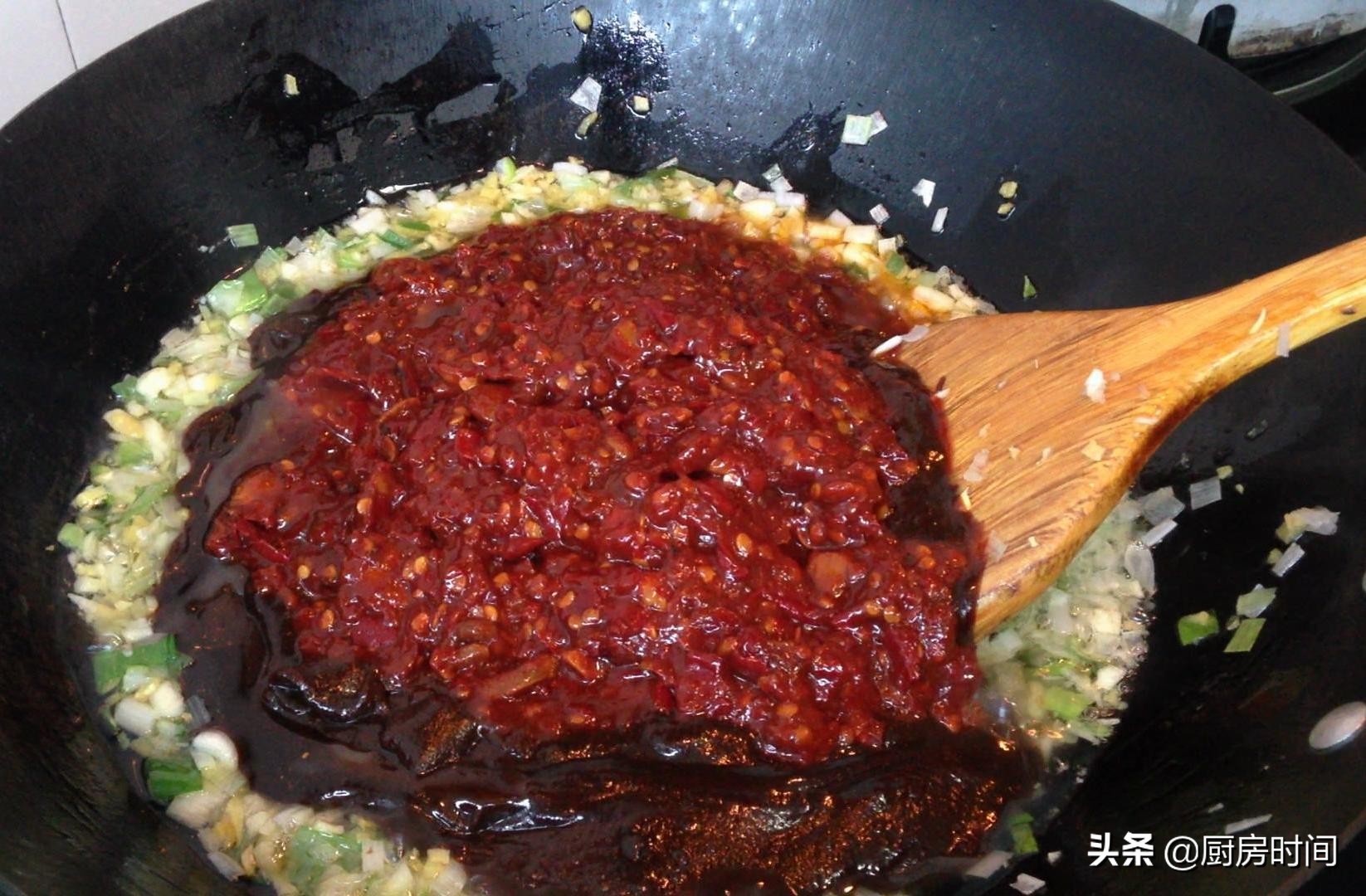 怎样做香菇酱最好吃,简单家常香菇酱