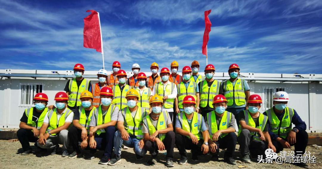 让党旗在企业高高飘扬,让中国革命旗帜高高飘扬