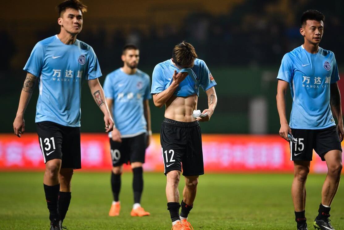 这个冬窗有点冷！中超一手好牌已被打烂，投资环境令人绝望