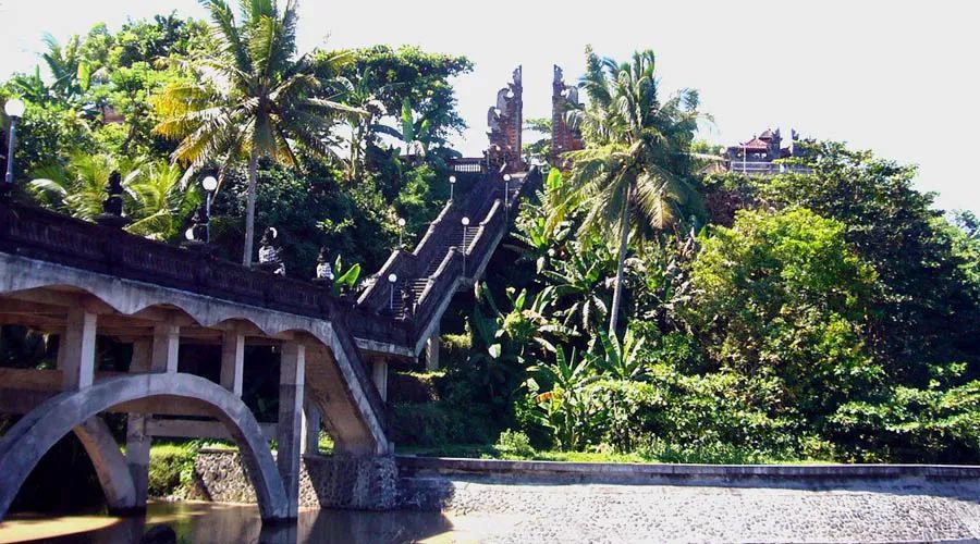 印尼巴里岛皇宫海神庙,印尼巴厘岛海神庙日落