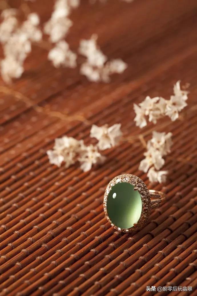 水头好的豆种翡翠手镯多少钱,豆种翡翠的水头