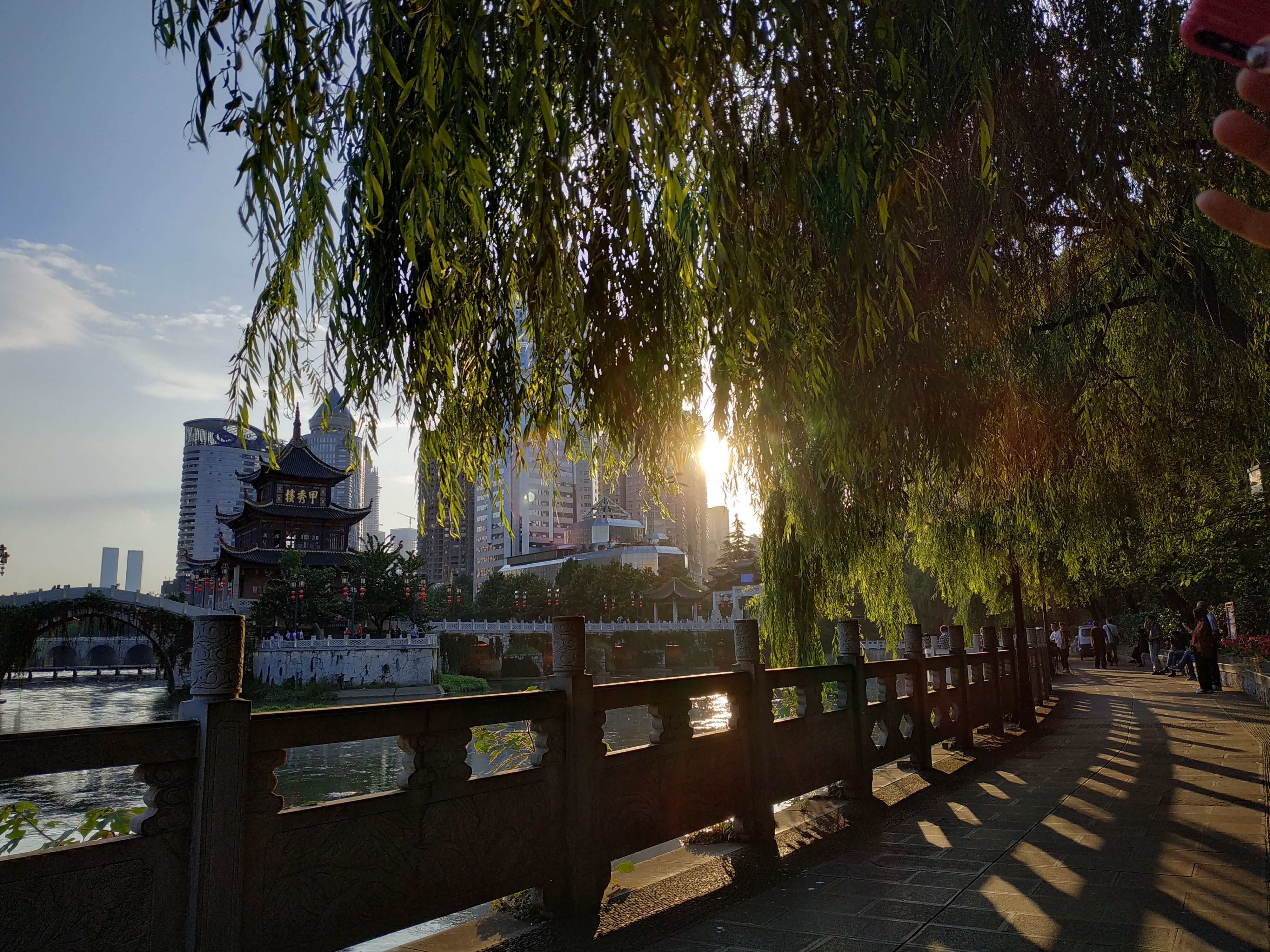 长期旅游怎么住宿最便宜,一个人穷游中国最佳住宿方法