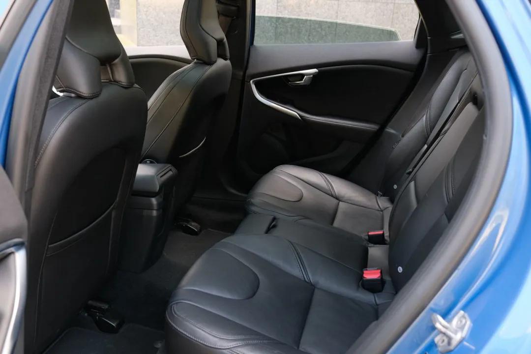 沃尔沃v40二手值得买吗,二手沃尔沃v40值得买吗