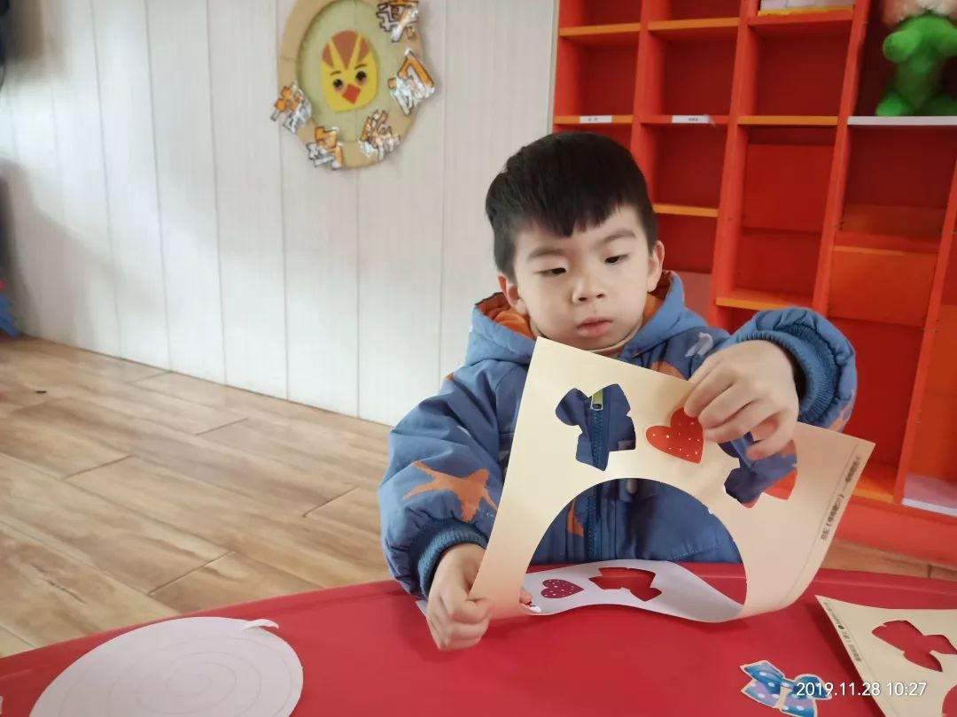 格林童话礼仪幼儿园,幼儿园感恩节特色活动美篇