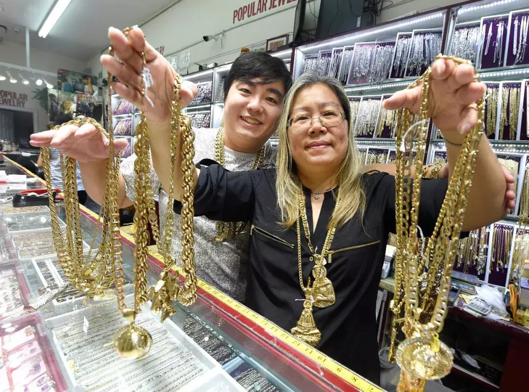 56岁广东潮汕阿姨称霸美国嘻哈圈