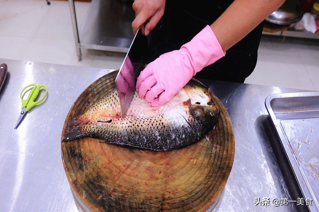 烤鱼的家常做法用烤箱怎么做烤鱼,烤鱼的做法大全不用烤箱不用锡纸