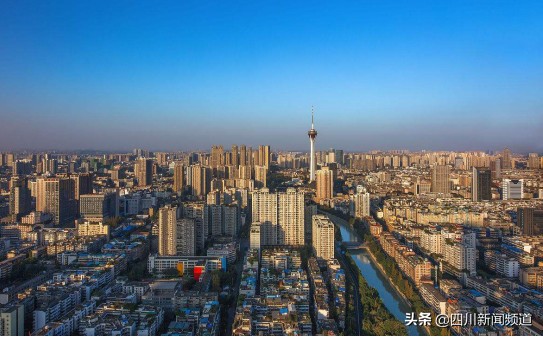 时代传奇丨“东进”引领成都“千年之变”，电建地产以臻绿品质，焕新城市未来