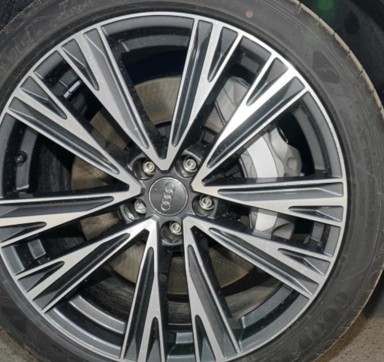 奥迪a6l试驾视频2020款55tfsi,2022款奥迪A6L汽车测评