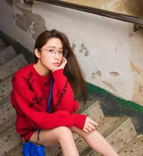 欧阳妮妮和欧阳娜娜什么关系,欧阳妮妮跟欧阳娜娜什么关系