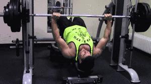 混血肌肉男模被“硬核阿姨”袭胸？她们做了我不敢做的事！