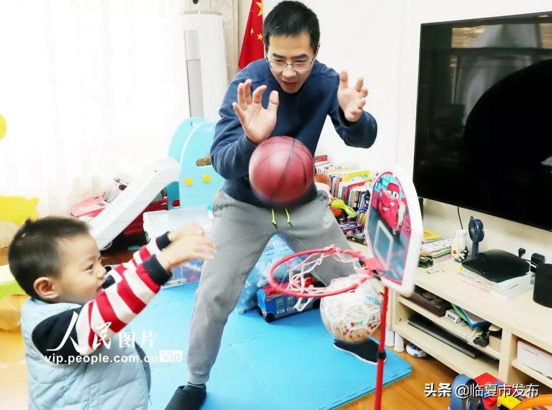 战疫二十四小时纪录片感悟,战疫最让人震撼和感动的瞬间