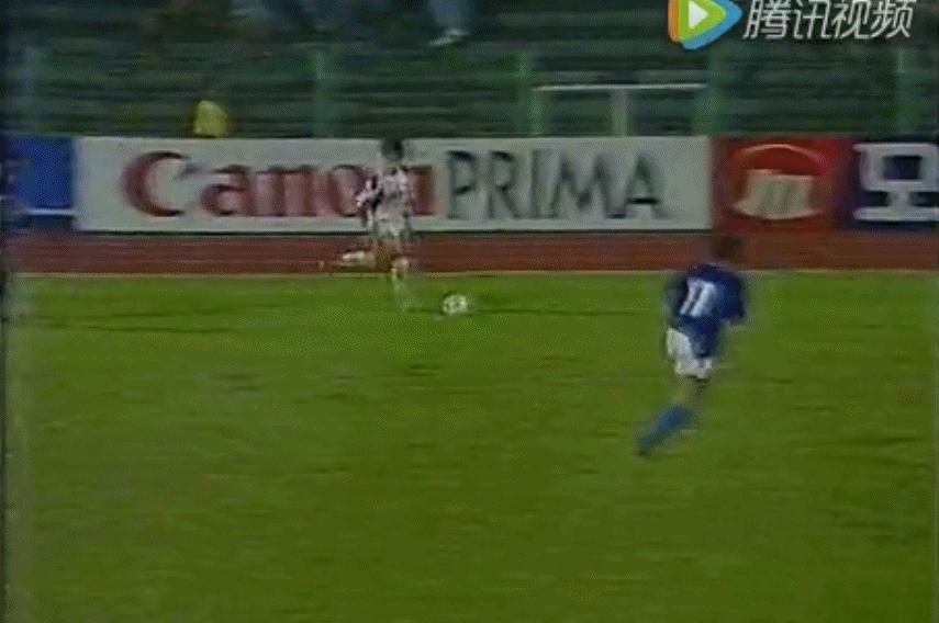 鑳″織鍐涗緺瀹㈣閲囪,渚犲琛岃皥璁虹煶鐮村ぉ