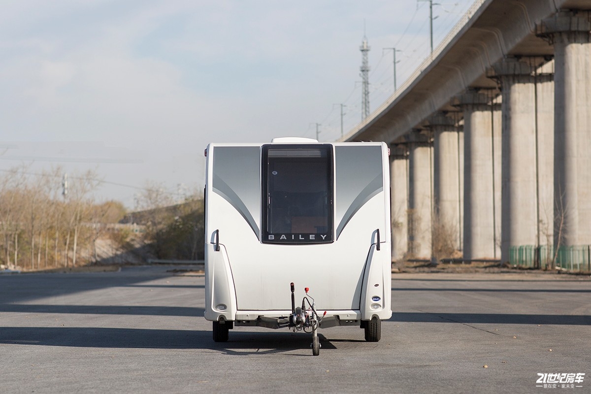 英国百丽d4,发现4拖挂式房车