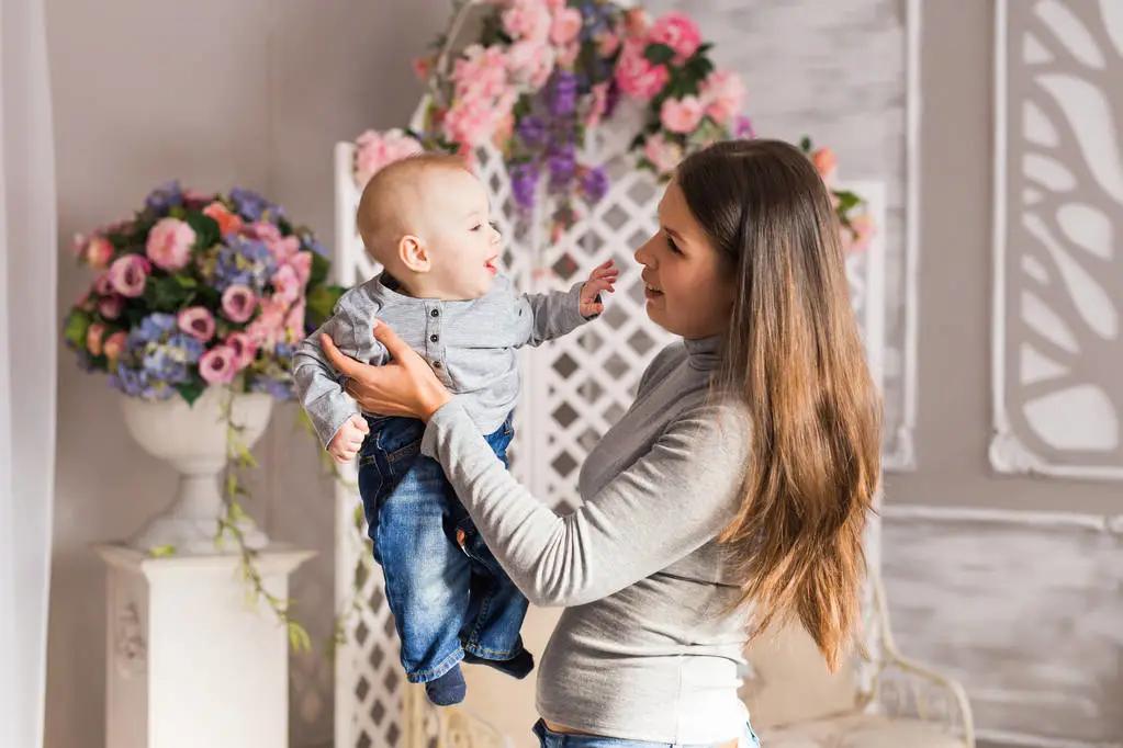 妈妈感染了新冠病毒还可以喂奶吗,哺乳期感染新冠病毒怎样在家自救