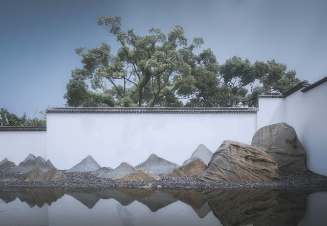 中国传统建筑与现代建筑美学对比,传统建筑与现代建筑共存