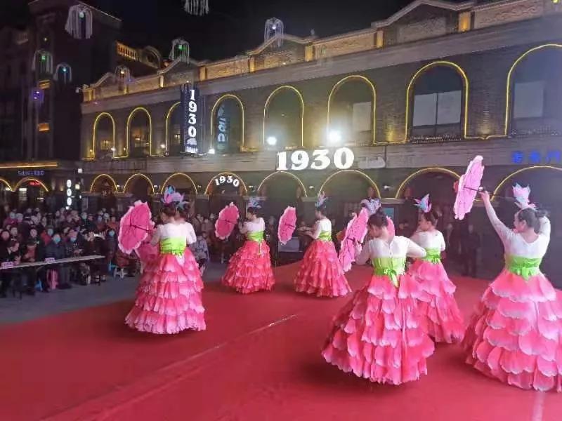 民主路百姓大舞台,连云港市民主老街