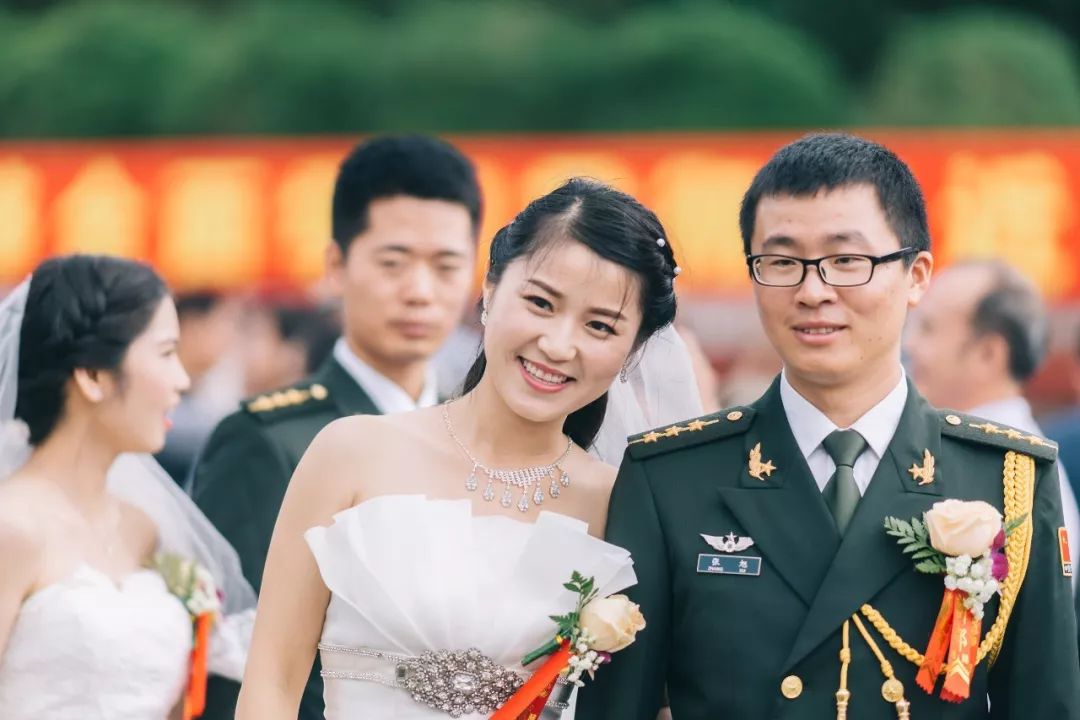 520必备的战袍,520军营婚纱