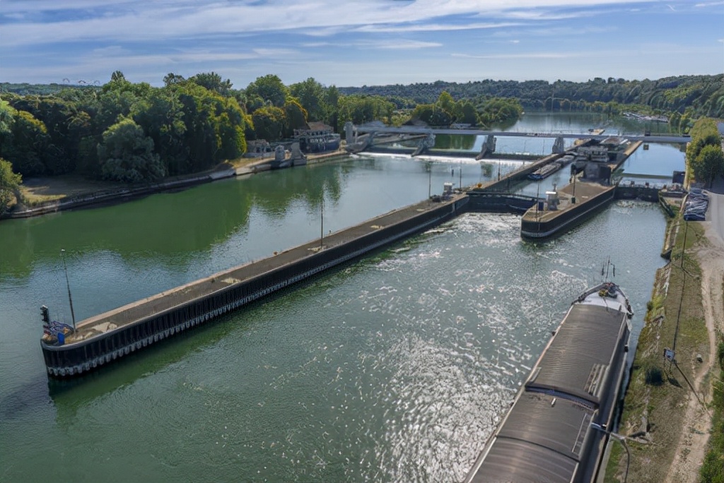 法罗群岛,法国首都城市