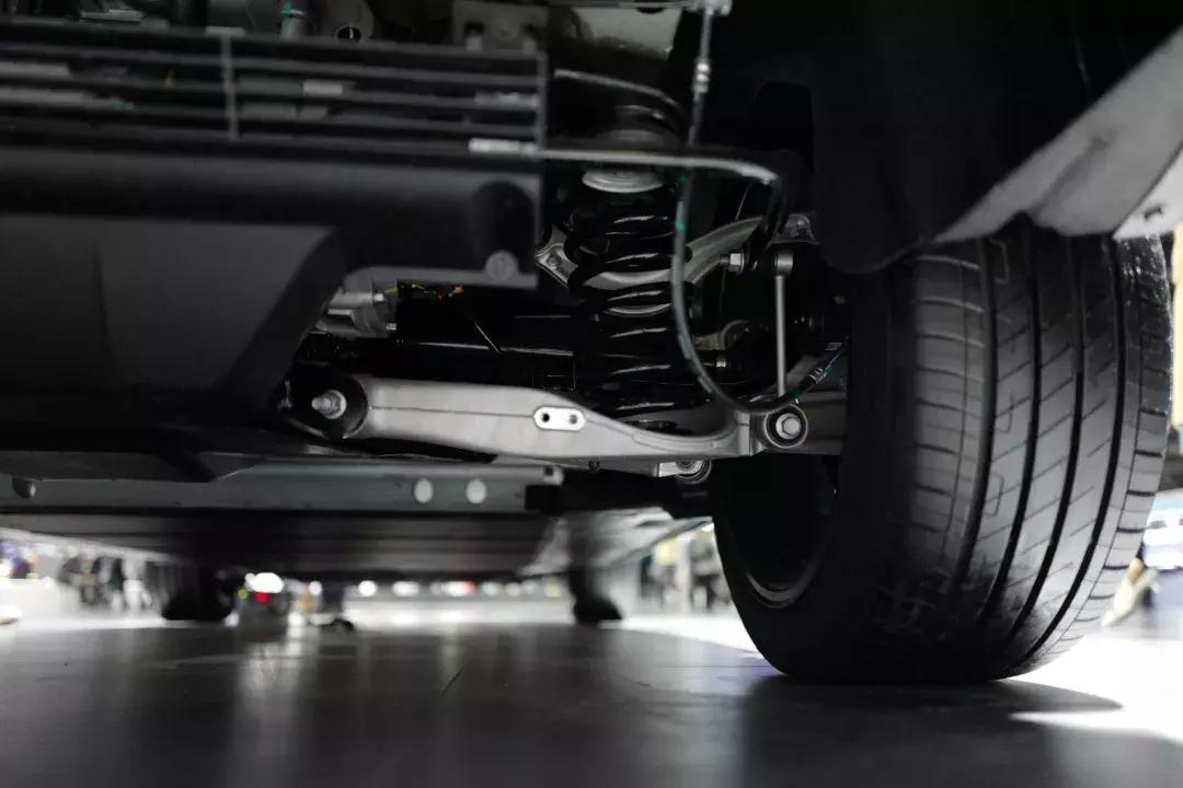 荣威marvelx对比唐ev,荣威marvelx智慧带来的舒享感受