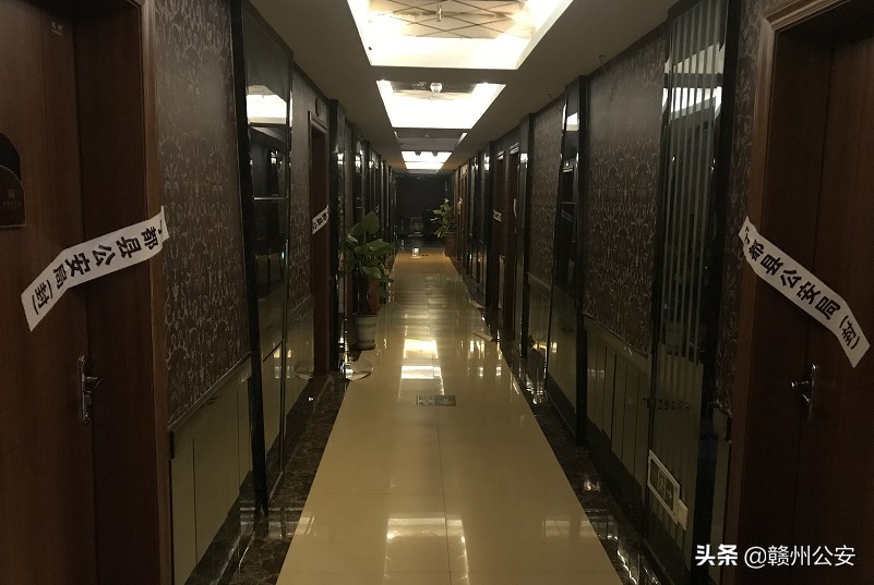 践行新使命忠诚保大庆联合巡逻,公安三步走践行新使命忠诚保大庆