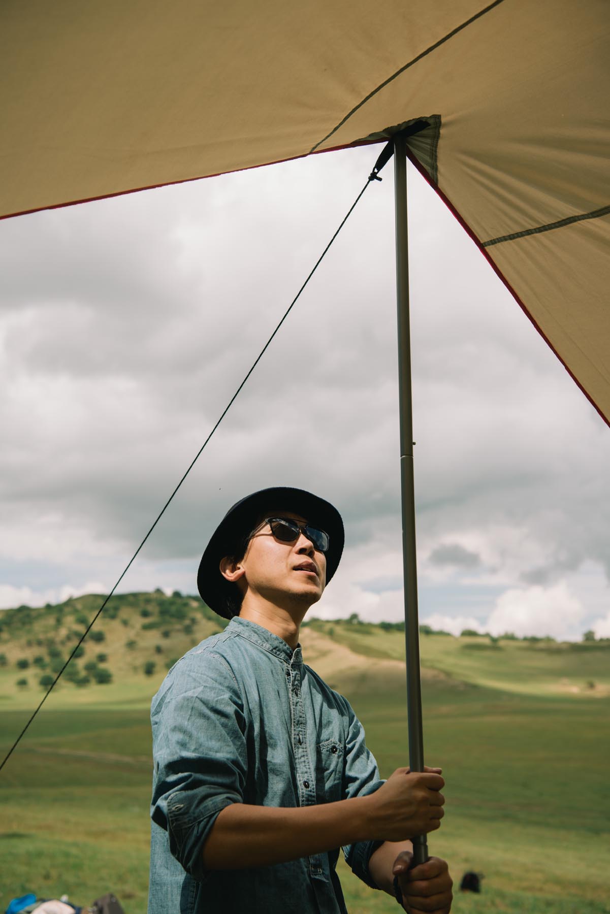 拥有这21件高颜值户外装备,让我们的草原野餐会像家里般优雅