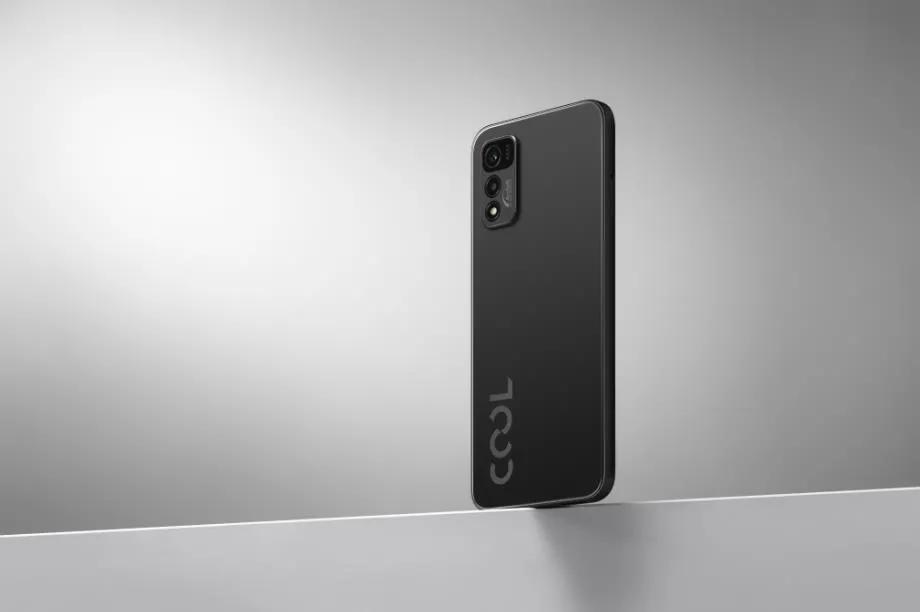 机圈一哥回来了！携699新机重振雄风，苹果三星都曾是其手下败将