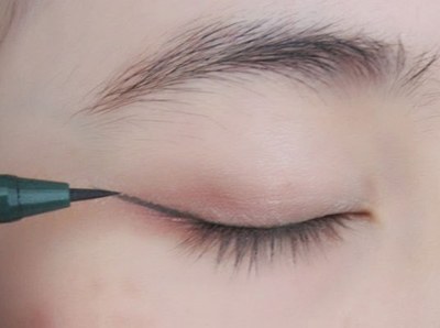 单眼皮半眼线怎么画显大又干净,单眼皮眼睛眼线怎么画简单又好看