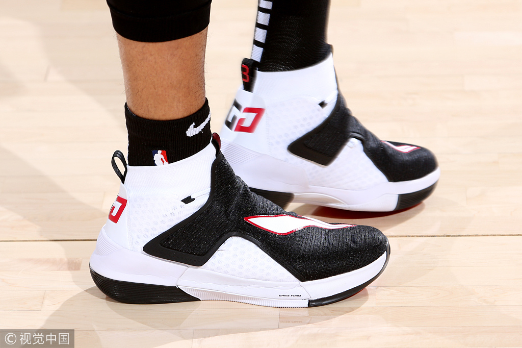 韦德的最新战靴,盘点nba上脚球鞋欧文