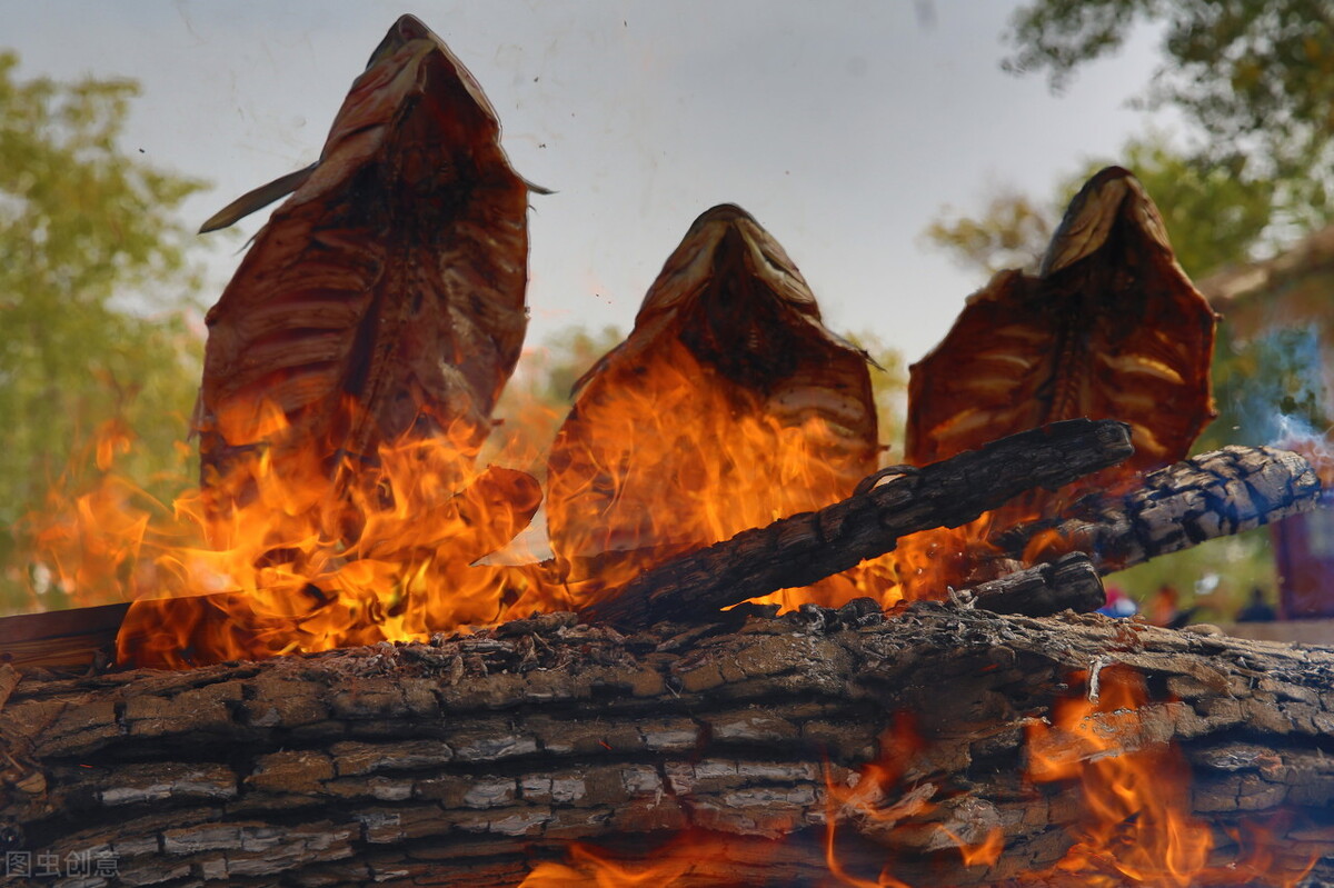 新疆北疆和南疆哪里好找工作,新疆北疆和南疆哪个工资高