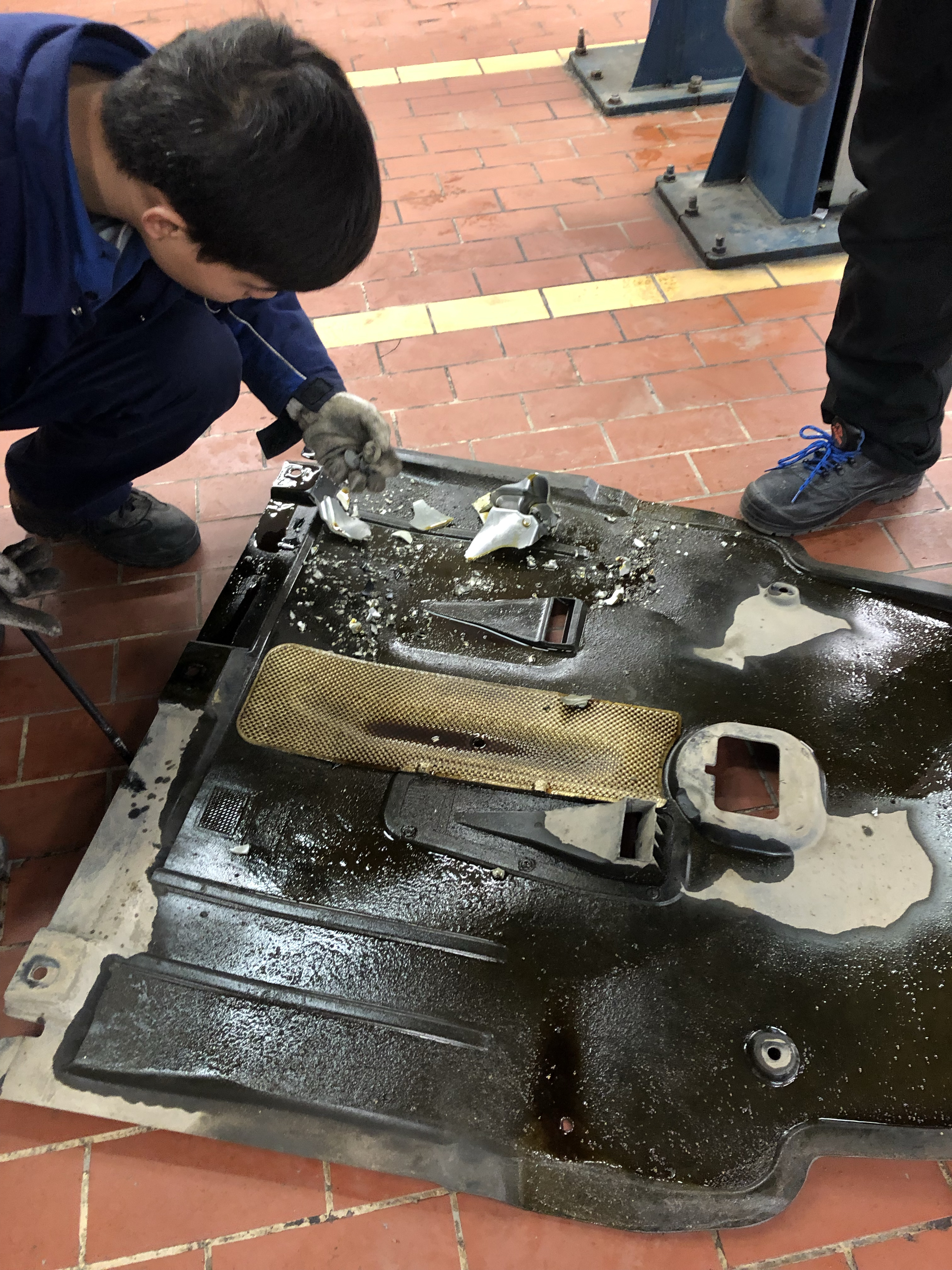 奔驰gla加速爆缸,奔驰gla缺缸会导致怠速不稳吗