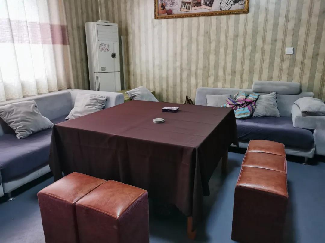 ktv装修一间二十平米包房多少钱,装修一个45平方的电音包房多少钱