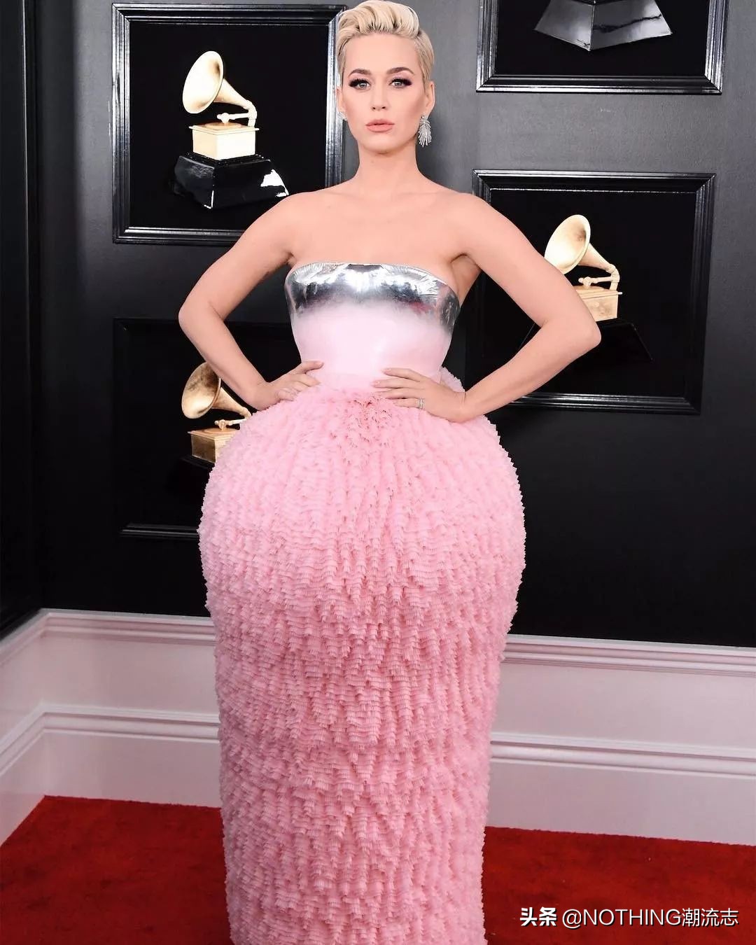 近期比较火的时尚品牌,十大潮流时尚品牌