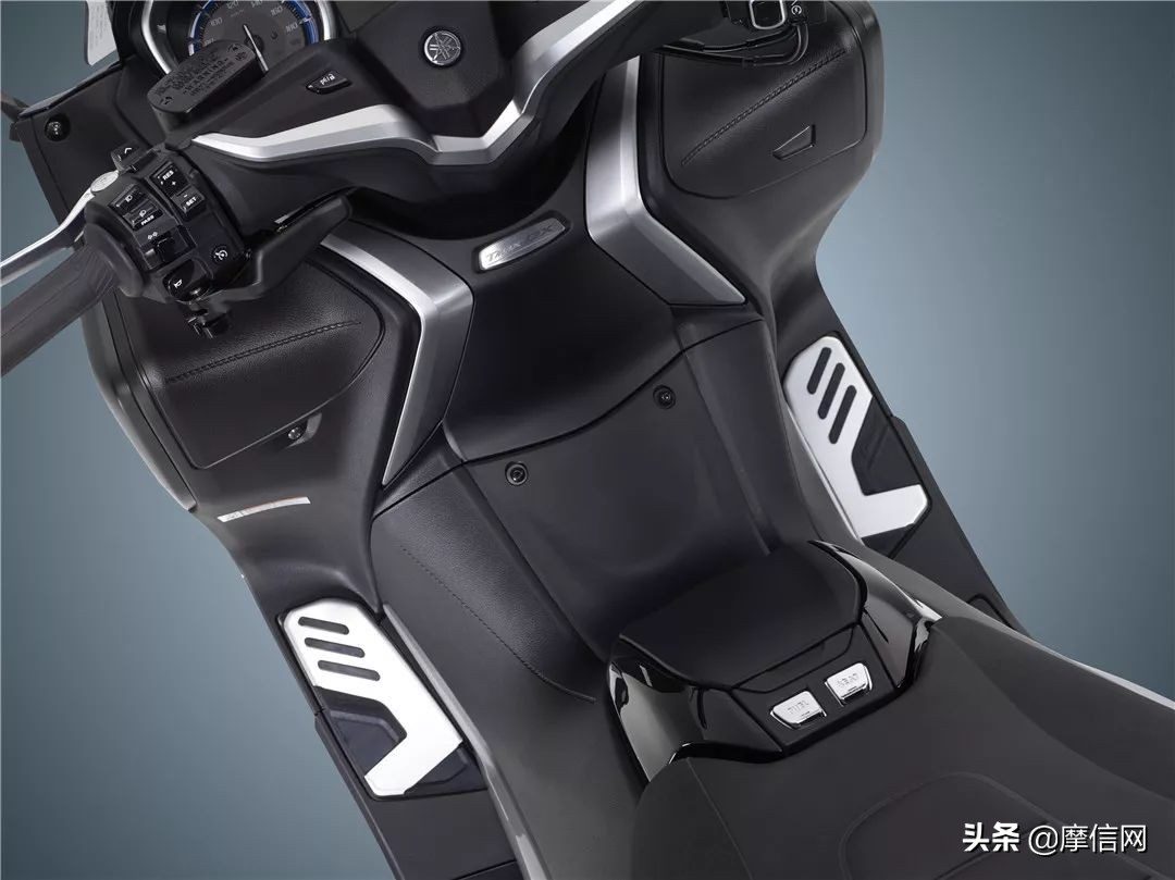 雅马哈tmax530顶配价格,雅马哈tmax530和xmax300对比