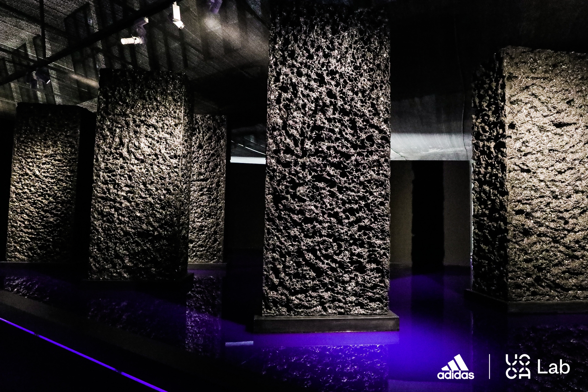 阿迪达斯展览秀,阿迪达斯重塑蔚蓝