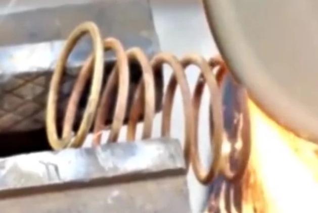 怎么取出坏的轴承圈,坏了的轴承内壁怎么取出来