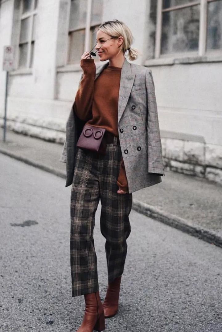 冬季显瘦裤子配靴子,现在还流行打底裤配靴子吗