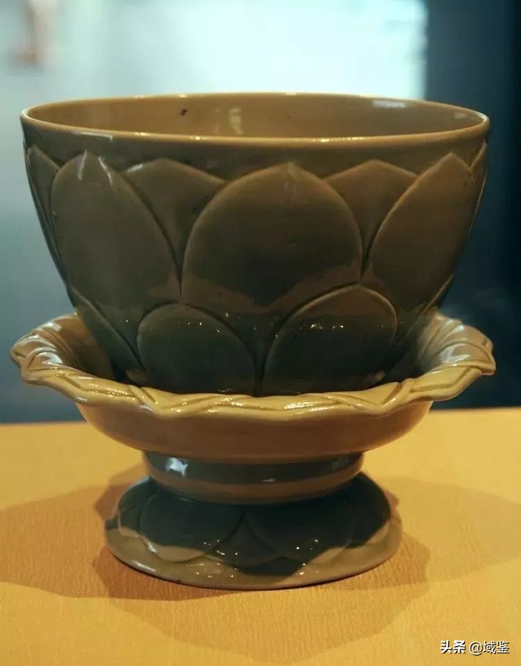 法门寺地宫秘色瓷图片,法门寺地宫出土秘色瓷底部图片