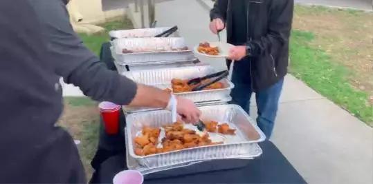 老外评价各国隔离餐,外国人看中国隔离餐羡慕吗