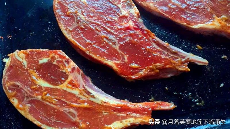 橄榄杏香煎羊扒做法,煎羊前腿排的家常做法